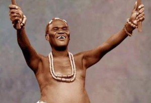 Ogunde hailing his audience