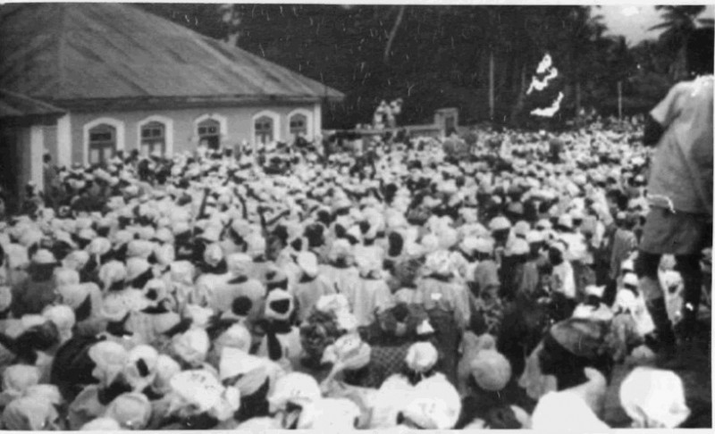 Funmilayo Ransome Kuti addressing a crowd in the 50s