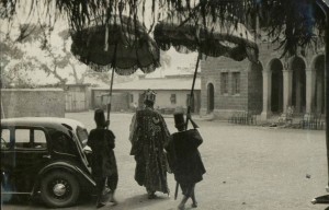 Alake Egba, now under Nigerian authority enters his palace in 1937