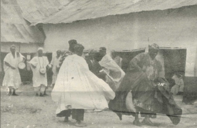 Timi of Ede dancing