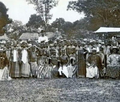 a group picture of some Itsekiri people