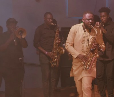 Mike Aremu with his band