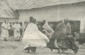 Oba Laoye dancing in palace